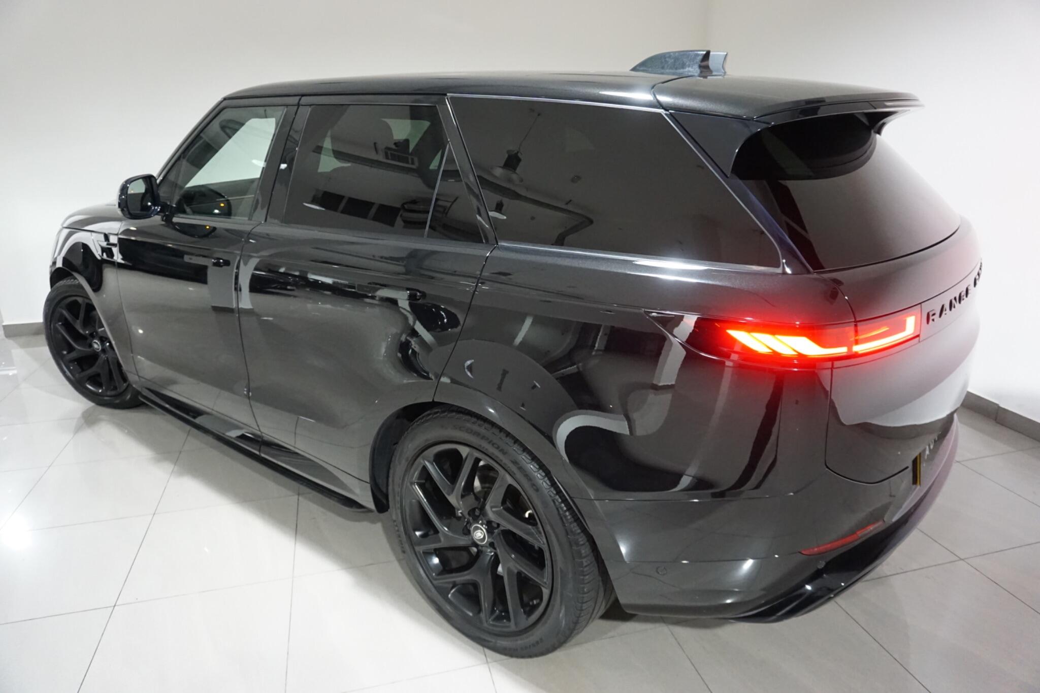 Land Rover Range Rover Sport 3.0 D300 MHEV Dynamic SE SUV 5dr Diesel Auto 4WD Euro 6 (s/s) (300 ps)